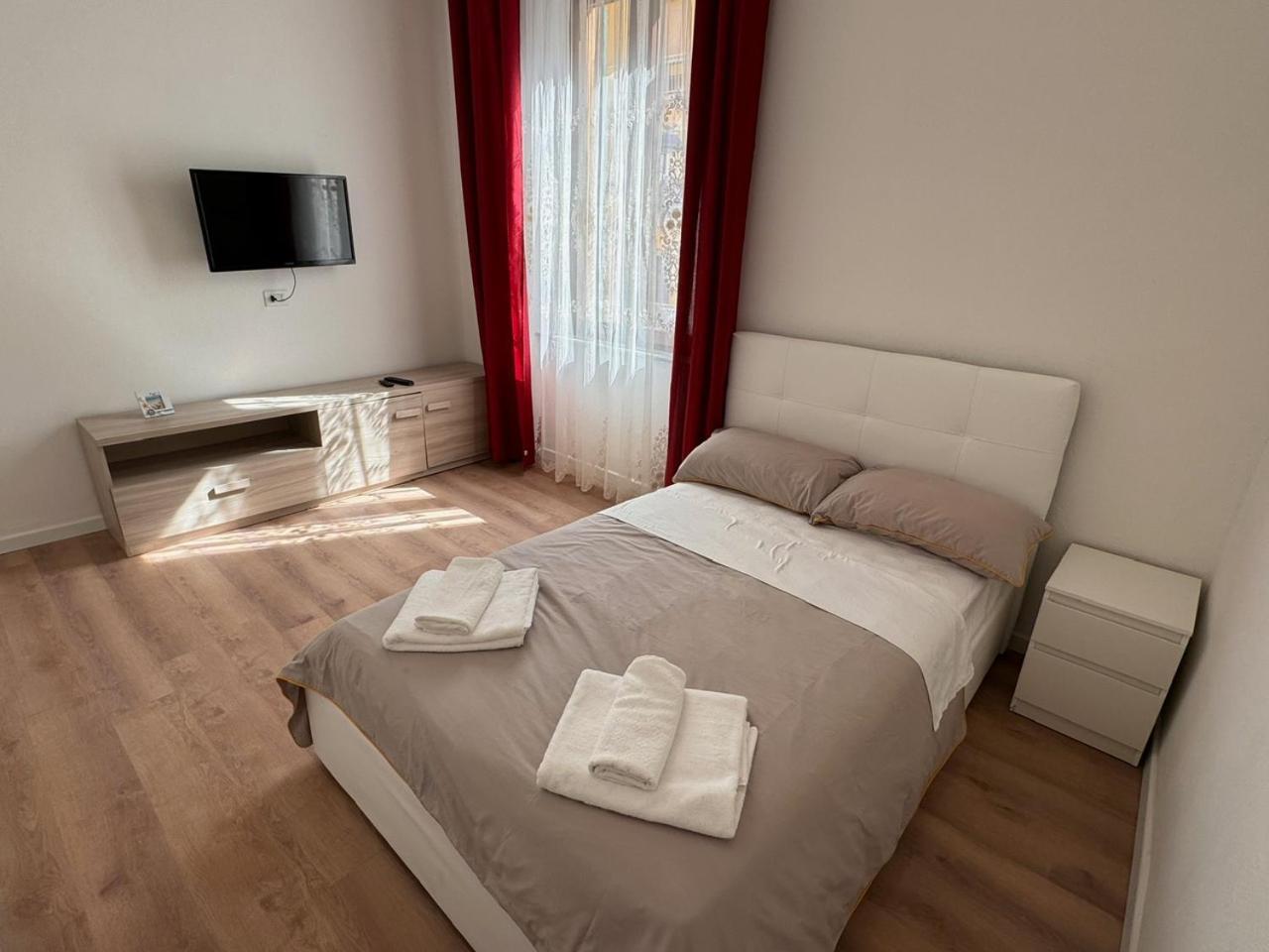 Station & Airport Hotell Pisa Exteriör bild