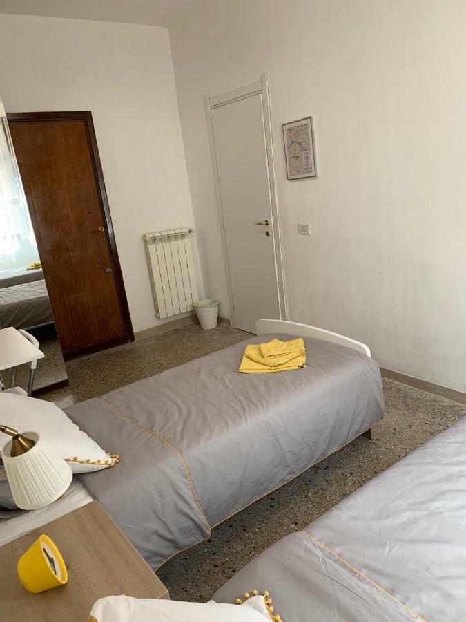 Station & Airport Hotell Pisa Exteriör bild