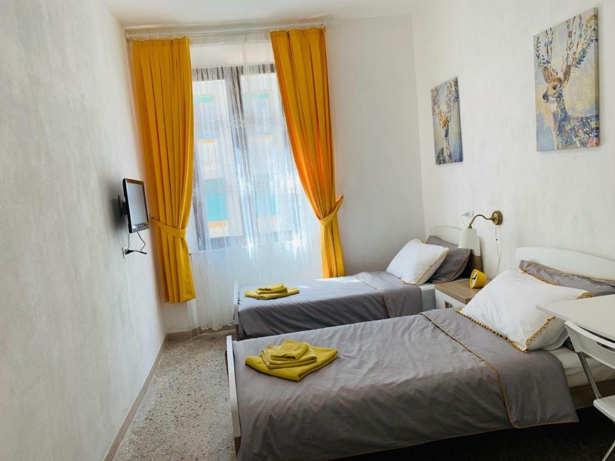 Station & Airport Hotell Pisa Exteriör bild